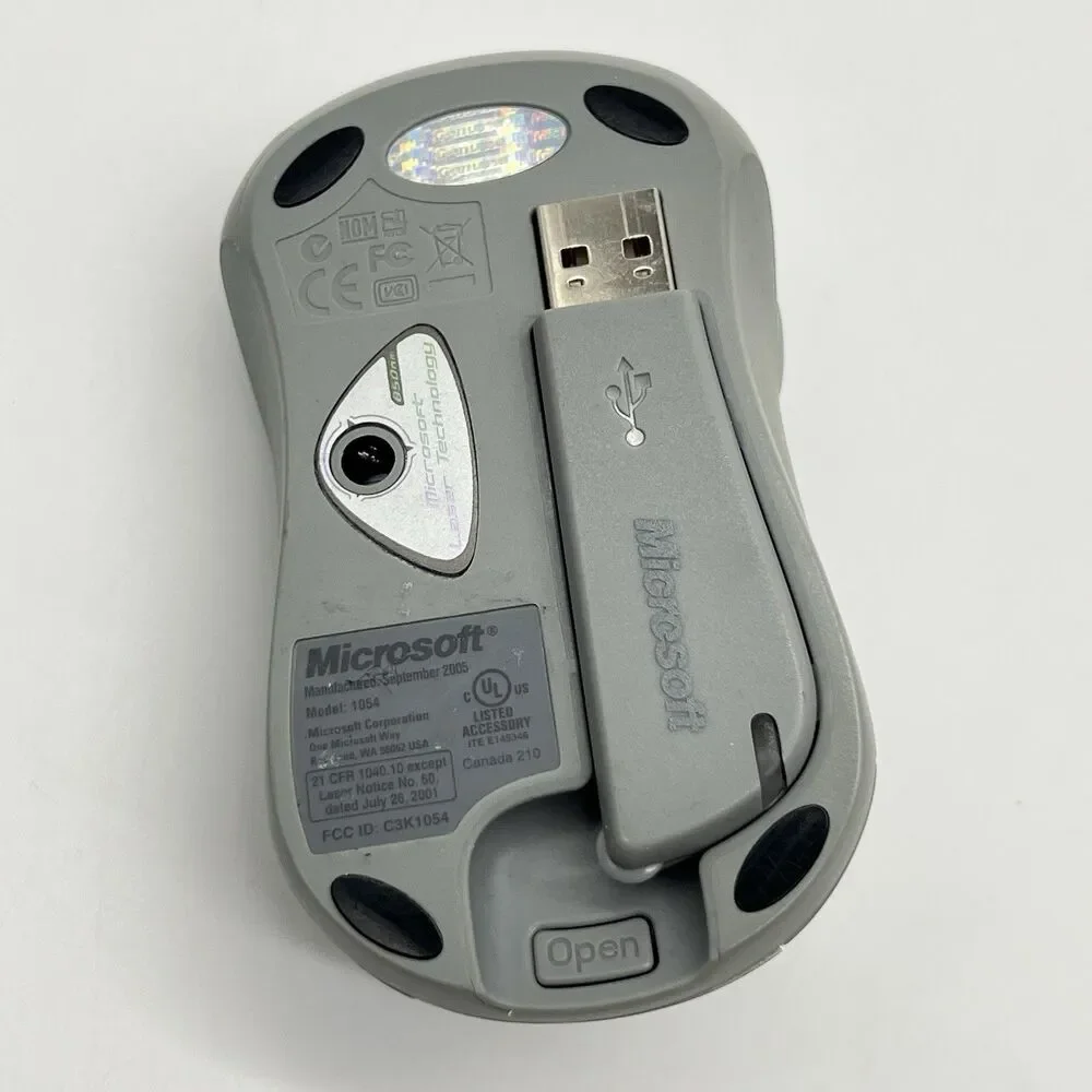 Microsoft Model 1054 Wireless Notebook Optical Mouse VTG - Tested Working